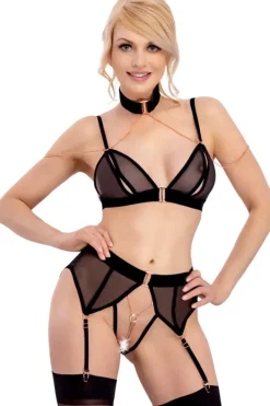 Abierta Fina Bra and Suspender Set
