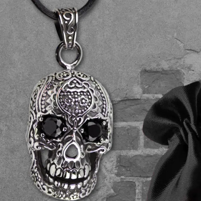 Echt etNox Black Eyed Skull Necklace