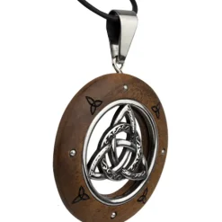 Echt etNox Celtic Knot Pendant