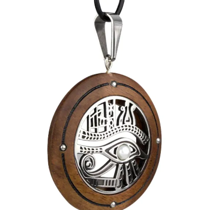 Echt etNox Eye of Horus Pendant