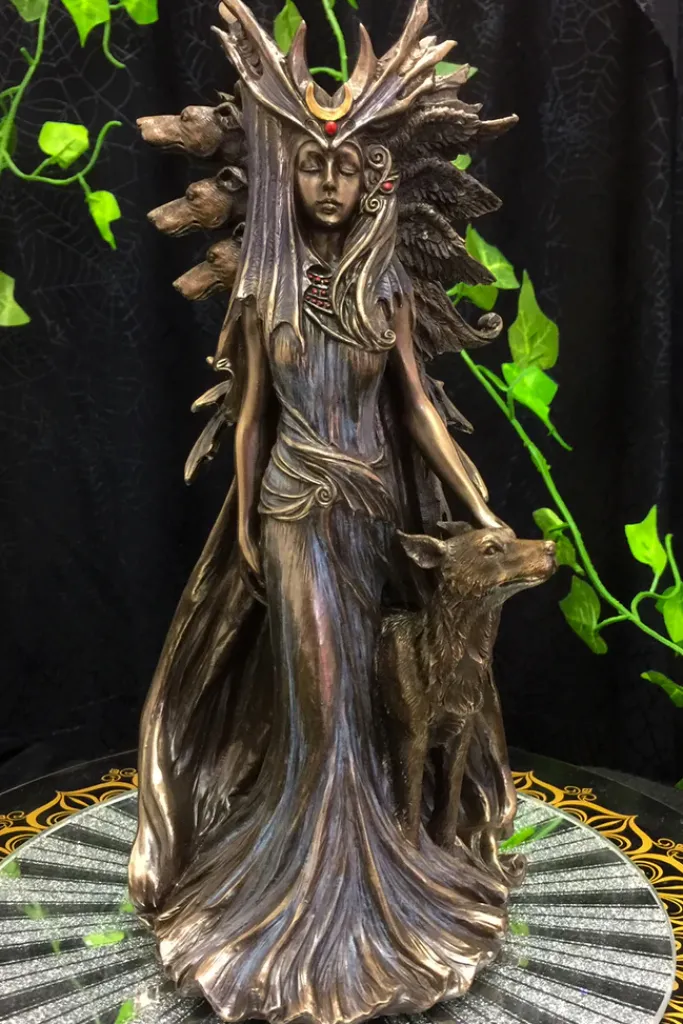 Nemesis Now Marc Potts Hekate Bronze