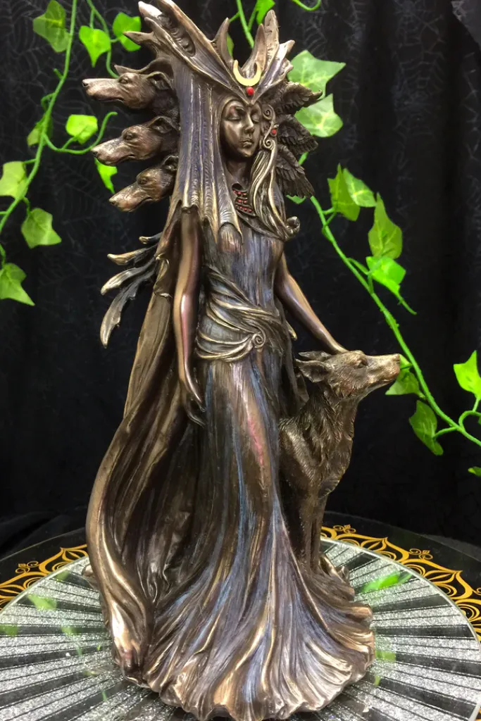 Nemesis Now Marc Potts Hekate Bronze