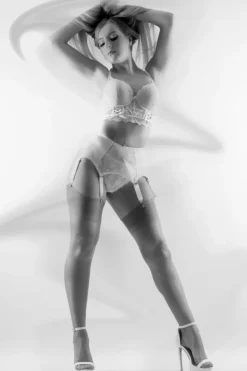 Nylon Dreams 6 Strap Suspender Belt White