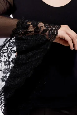 Ocultica Top with Lace
